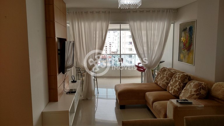 Lindo apartamento de 2 quartos com churrasqueira no centro